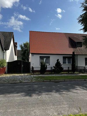 Doppelhaushälfte mit großem Grundstück in Retzow