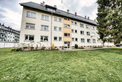 Provisionsfrei - Innenstadt - Geschmackvolle 2-Raum-DG-Wohnung in Bad Homburg v. d. Höhe