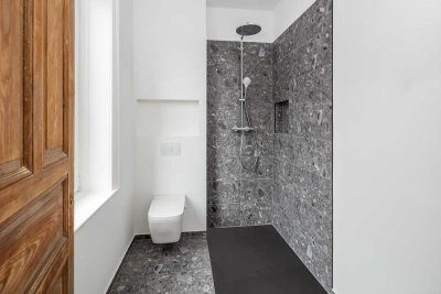 Familiengerechte Wohnung mit Terrasse und kleinen Garten, Erstbezug nach Sanierung - courtagefrei -