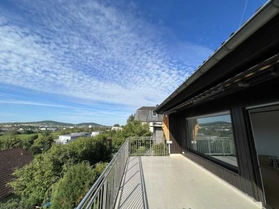 **Großzügiges renoviertes Einfamilienwohnhaus mit schönem Fernblick in attraktiver Wohnlage**