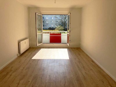 ...sofort frei: 2-Zi.-Wohnung mit Balkon in ruhiger Seitenstraße