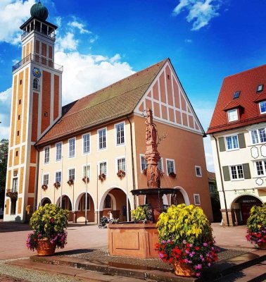 Mittendrin: FDS Marktplatz Schöne helle 4-Zi-Wohnung