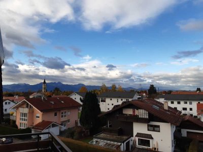 Helle 3-Zimmer-Wohnung mit Balkon bevorzugter Lage direkt am Schlossberg, Stephanskirchen