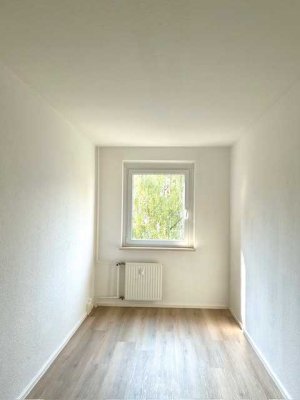 Große 5-R.-Whg - 2 Bäder - große Küche & Essbereich