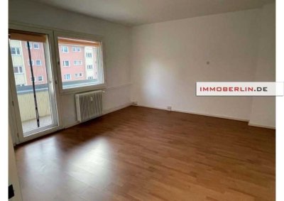 IMMOBERLIN.DE - Sehr angenehme Wohnung mit Sonnenloggia in herrlicher Lage