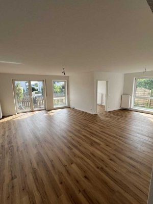 Renovierte 2,5-Zimmer-Wohnung mit Garten