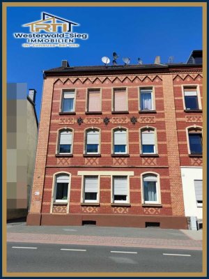 Geräumige Wohnung im Obergeschoss in zentraler Lage von Altenkirchen zu vermieten!