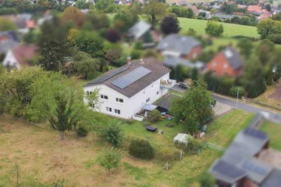 Gefühlt ein Bungalow: Große Erdgeschoss Wohnung mit Großem Garten Waldrandlage