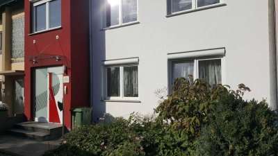 Exclusive 1-Raum-DG-Wohnung mit Balkon und Einbauküche in Hockenheim