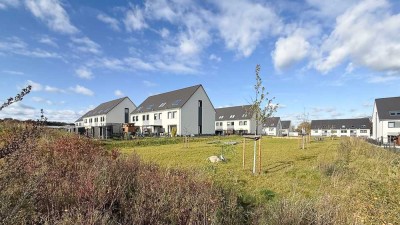 DIREKT IN ERSTER REIHE MIT WEITBLICK: IHR FAMILIENFREUNDLICHES ZUHAUSE IN RÜDERSDORF bei BERLIN