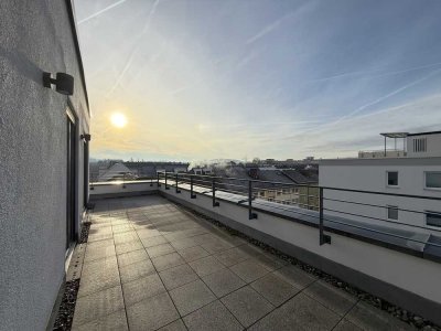 Penthouse mit Dachterrasse, Parkett und Aufzug