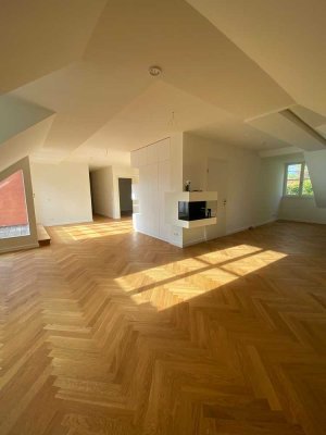 Traumhafte Dachgeschosswohnung im Grünen – 114 m² mit Kamin und Fußbodenheizung in Berlin-Kladow