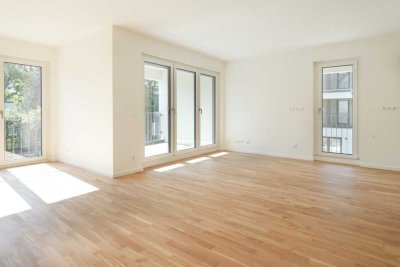 *Ein Zuhause zum Verlieben – Neubau-4-Zi.-Wohnung mit Balkon, Loggia, Bad en Suite & TG-Stellplatz*