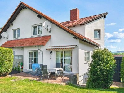 Familienfreundliche Doppelhaushälfte mit Gartenidylle in Elleben