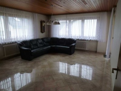 Gepflegte 5-Zimmer-Wohnung mit Balkon in Waldenbuch