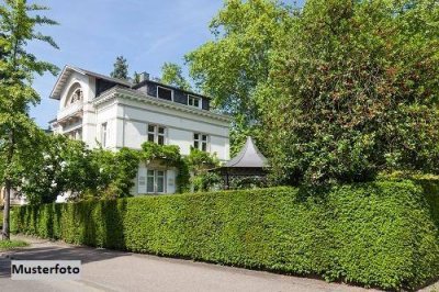 Luxus-Villa mit eigenem Spa, sonniger Terrasse, Balkon und Doppelgarage