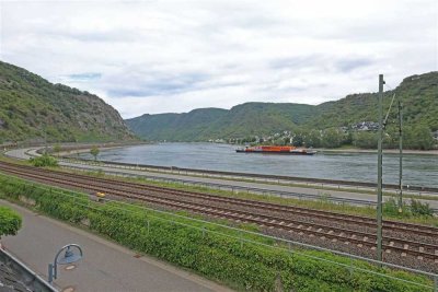 Immobilien-Richter: 2 Familienhaus direkt am Rhein....