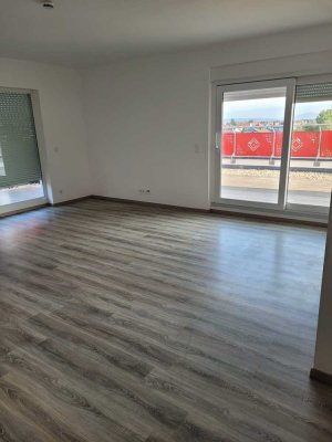 Helle u. geräumige 5-Zimmer-Penthaus-Wohnung  zu vermieten