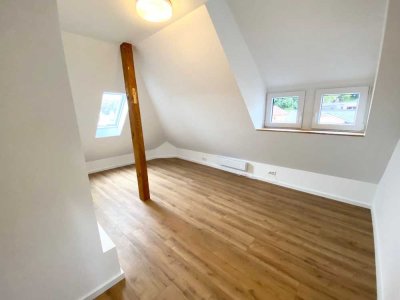 Charmante, aufwändig renovierte 2-Zimmer-Wohnung im Dachgeschoss - Top Lage Wiesbaden-Sonnenberg