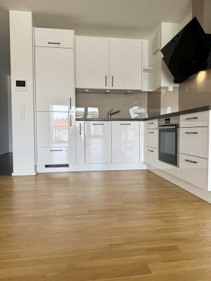 Modenre 2 Zimmer Wohnung mit Balkon und Garage