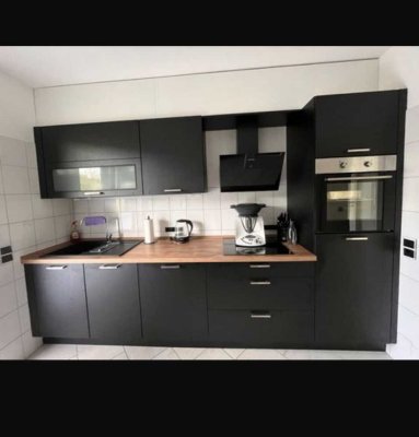 Wunderschöne 2 Zimmer Etagen Wohnung mit neuer Einbauküche und Balkon
