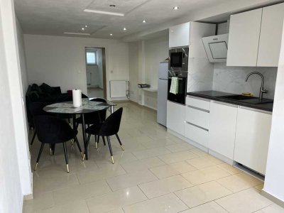 Attraktive ruhige, 2-Zimmer-Soutterain Wohnung mit EBK in Frankfurt am Main