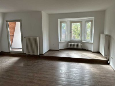 Erstbezug nach Sanierung: 3-Zi.-Dachgeschosswohnung in Hude (Oldenburg)