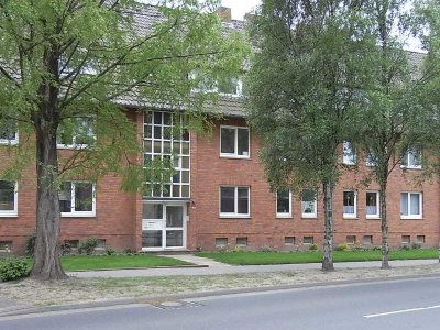 Syke /Waldstr - teilrenovierte 3 Zi.-Whg., Duschbad mit Fenster, gr. S/W-Balkon, Garage möglich