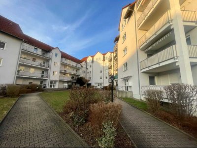 Frisch gestrichene 3-Zimmer-Wohnung mit Balkon, Aufzug und Keller in Hildburghausen!