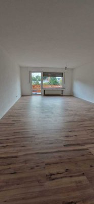 Ansprechende und vollständig renovierte 3,5 Zimmerwohnung mit Balkon in Lünen