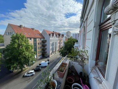 Altbauwohnung mit 3 Balkonen und neuen Fenstern