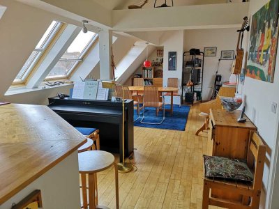 Individuelle Dachgeschosswohnung Nähe Stephansplatz, Hannover