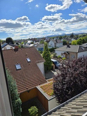 Ansprechende, helle Wohnung mit moderner Einbauküche in Vellmar
