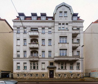 Hochparterre 2-Zimmer-Wohnung mit Balkon sucht Mieter