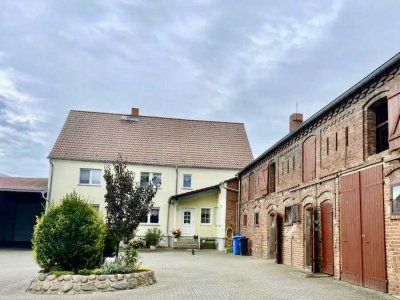 Vierseitenhof - "mit Bach und Bahn" - im Naturpark Fläming