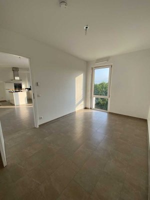 2 Zimmer Wohnung mit Balkon und Einbauküche in Unterschleißheim