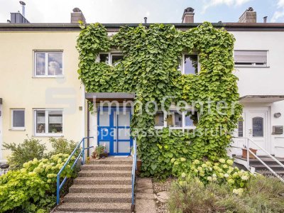 Garten im Panorama - Reihenmittelhaus mit beeindruckender Fensterfront & Kamin in Blankenloch