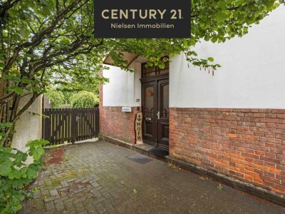 Imposantes Haus, nahe der Innenstadt, benötigt Liebe!