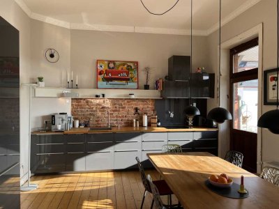 große stilvoll modernisierte 4-Zi-Altbauwohnung im Südviertel