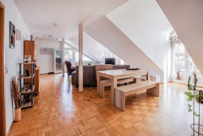 Vermietete Dachgeschosswohnung mit Potenzial für Anleger
