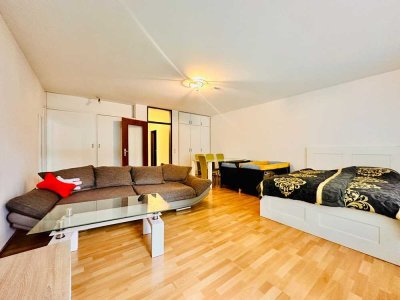 Großzügige, helle 1-Zimmer-Wohnung in Zentrumsnähe/ruhiger Lage