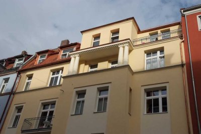 N­-NORD 2 Zi. ­ STILVOLL RENOVIERTE ALTBAUWOHNUNG ­ SEHR HELL, SEHR RUHIG, ZENTRAL