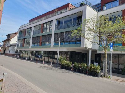 großzügige 3-Zimmer-Wohnung mit verglaster Loggia im Zentrum von Gerlingen