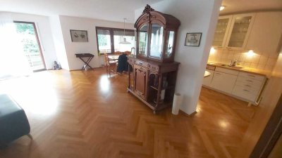 Top-Wohnung,teilmöbliert,Parkett,2 Bäder,Edel-EBK,Balkon groß,ruhige Waldlage,Microlage 1a,ÖPNV-nah