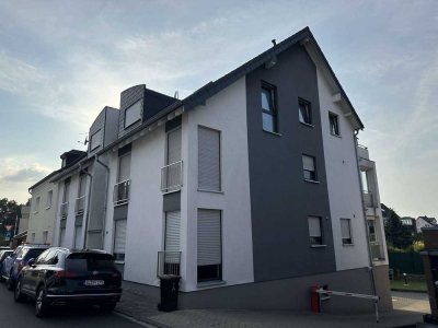 Moderne 3-Zimmer-Hochparterre-Wohnung mit Loggia, 2 Bädern, Carport & Wallbox in Sieglar !