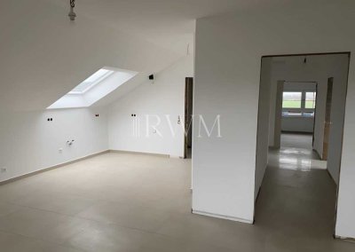 Charmante, sanierte Dachgeschosswohnung mit Südbalkon am Ortsrand von Kiebingen