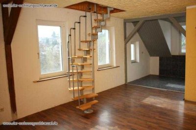 MIT BESONDEREM FLAIR! Maisonette-DG-Wohnung mit 5-Zimmern  und EBK!