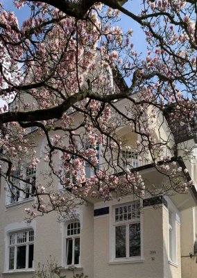 Thielenbruch: Jugendstil-Villa - Repräsentative Maisonette-Wohnung (Renovierung nach Vereinbarung)