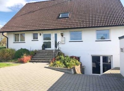 3,5-Zimmer-Traumwohnung in idyllischer Lage mit ausgebautem Dachgeschoss