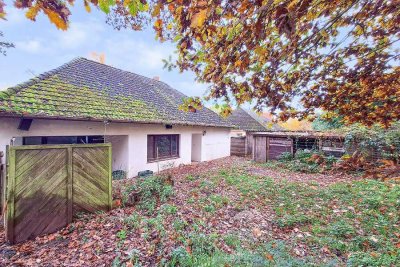 Sanierungsbedürftiger Bungalow auf weitläufigem Grundstück in Waldrandlange vom Waldhusener Forst!